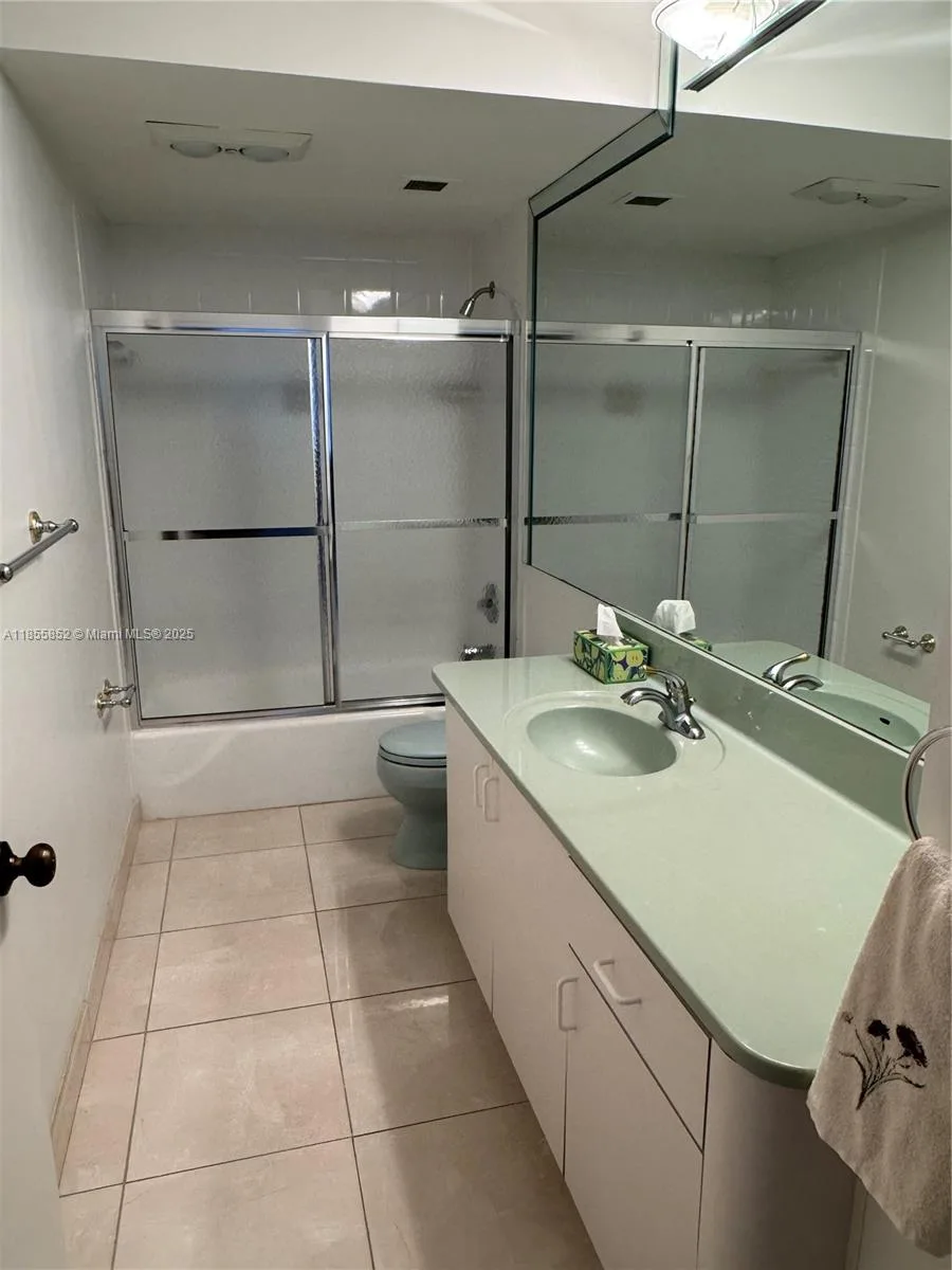 1980 S Ocean Dr # 22E, Hallandale Beach, FL 33009 photo 13