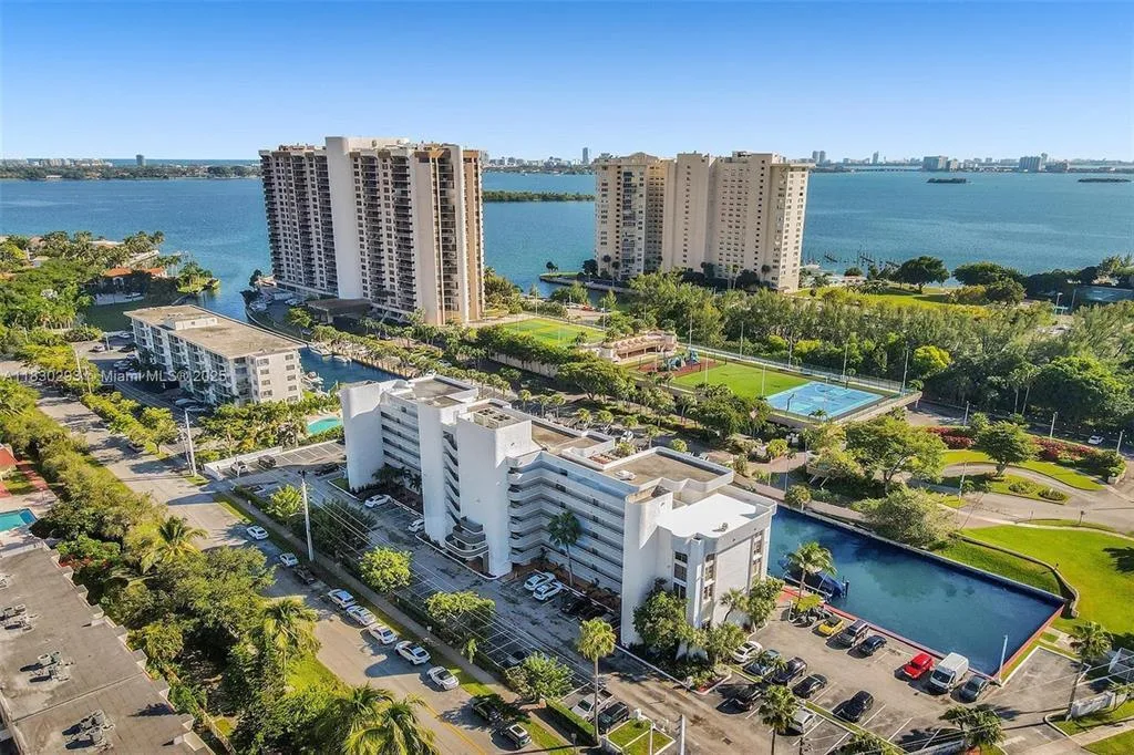 1650 NE 115th Street # 208, Miami, FL 33181