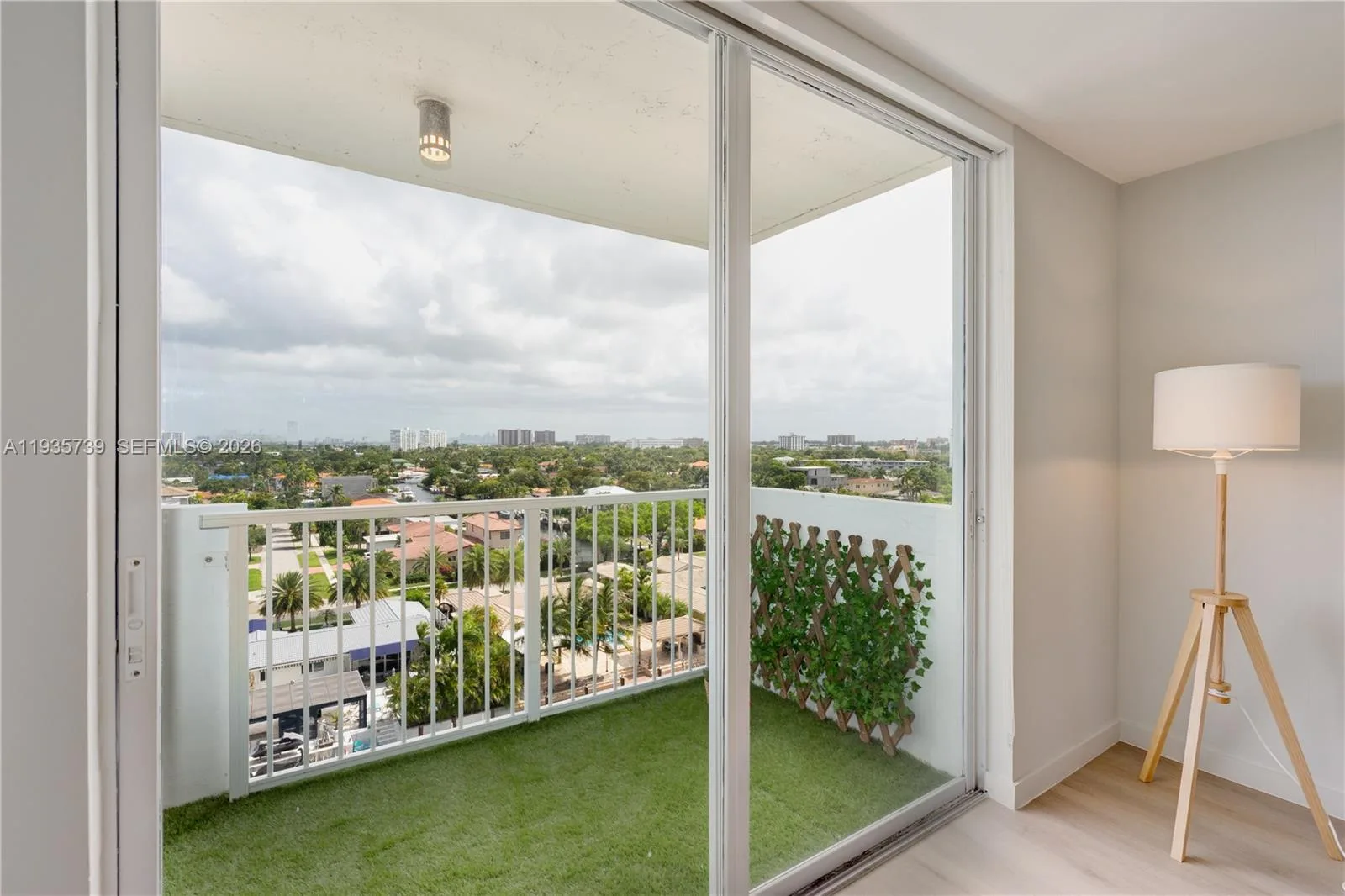 2000 NE 135th St # 908, North Miami, FL 33181 photo 12
