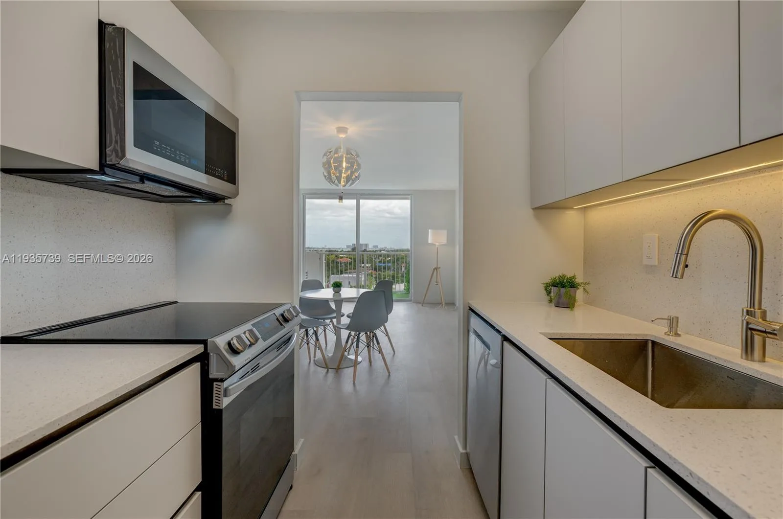 2000 NE 135th St # 908, North Miami, FL 33181 photo 6
