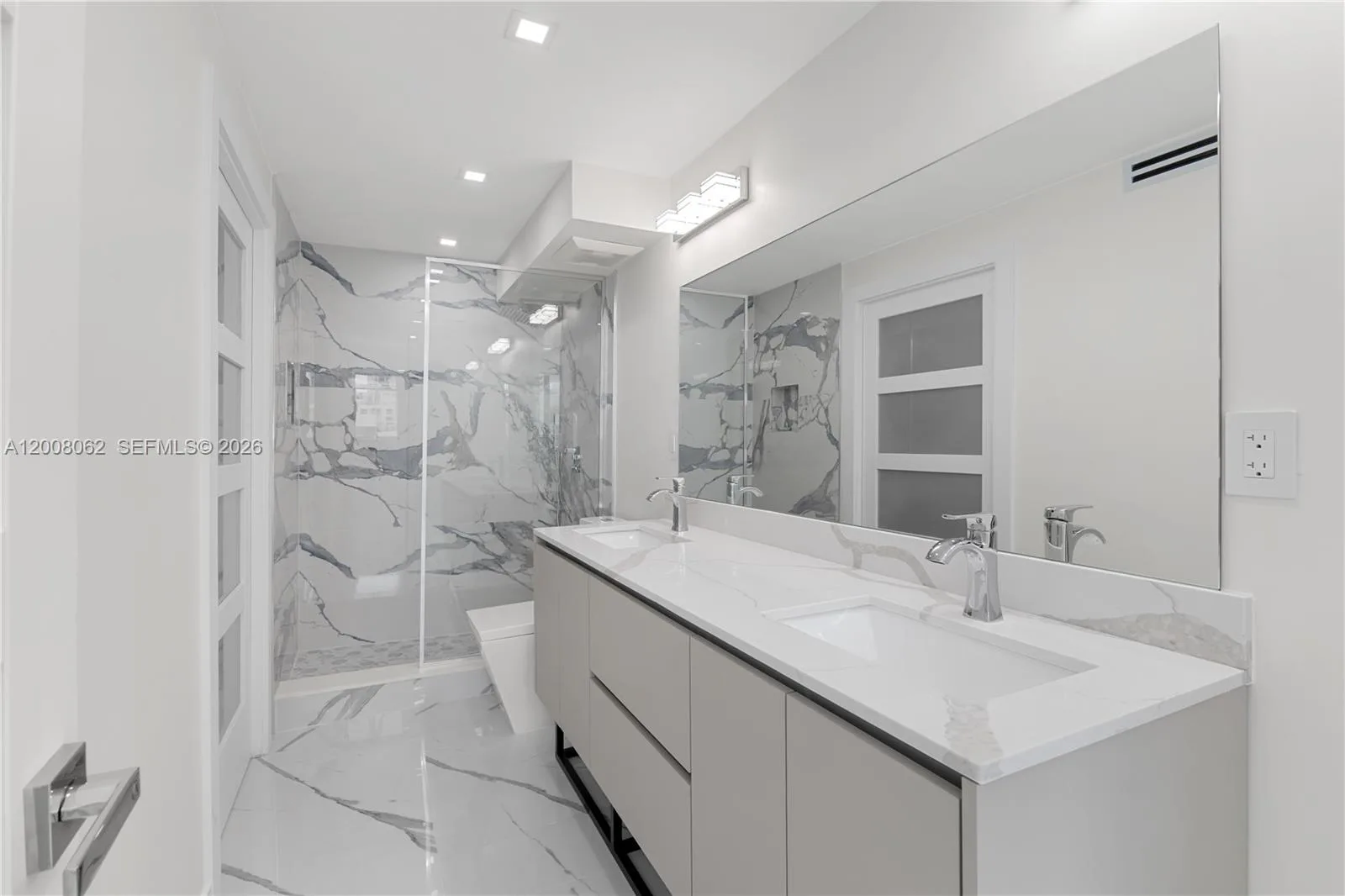 345 Ocean Dr # 708, Miami Beach, FL 33139 photo 11