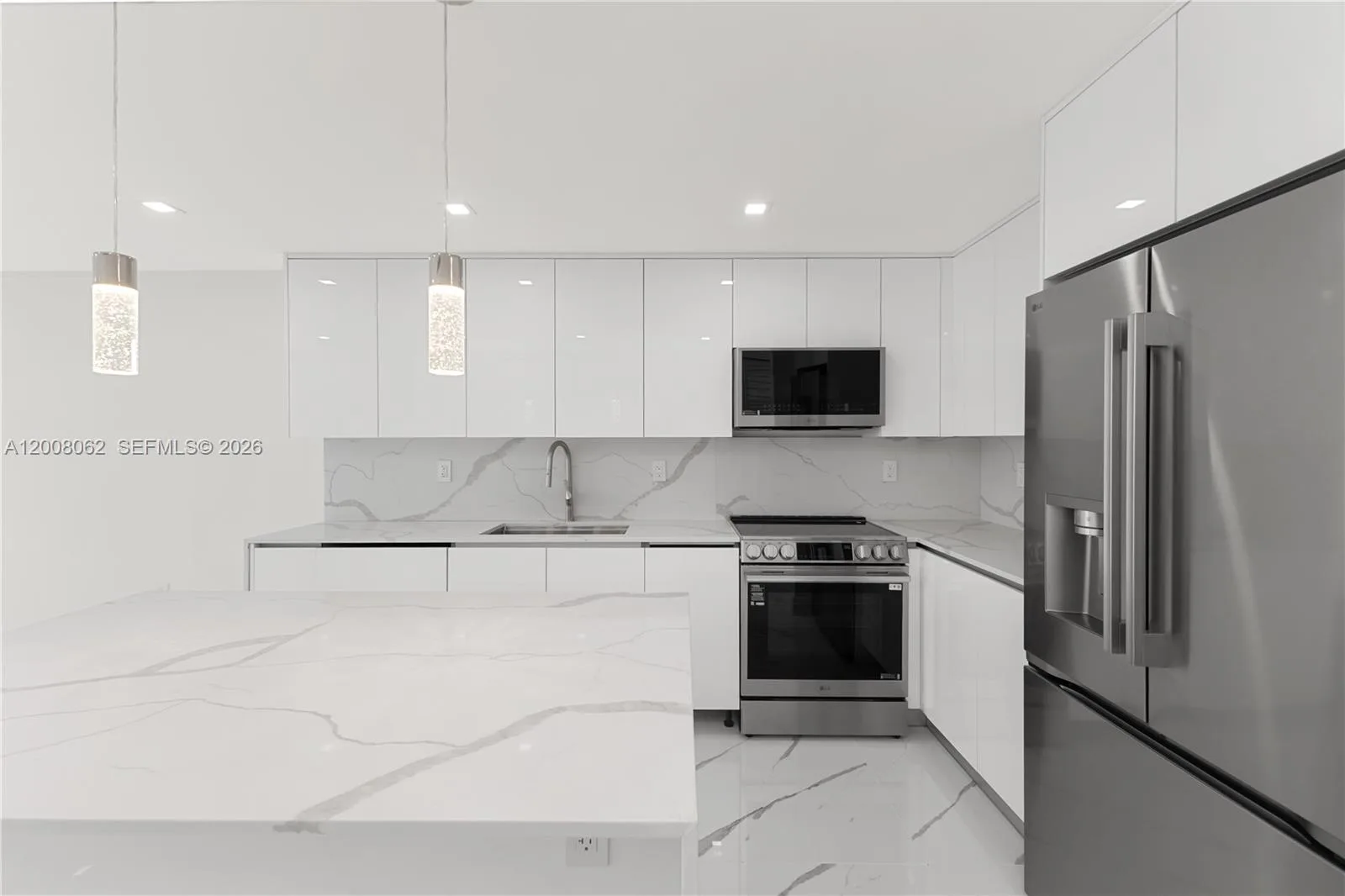 345 Ocean Dr # 708, Miami Beach, FL 33139 photo 2