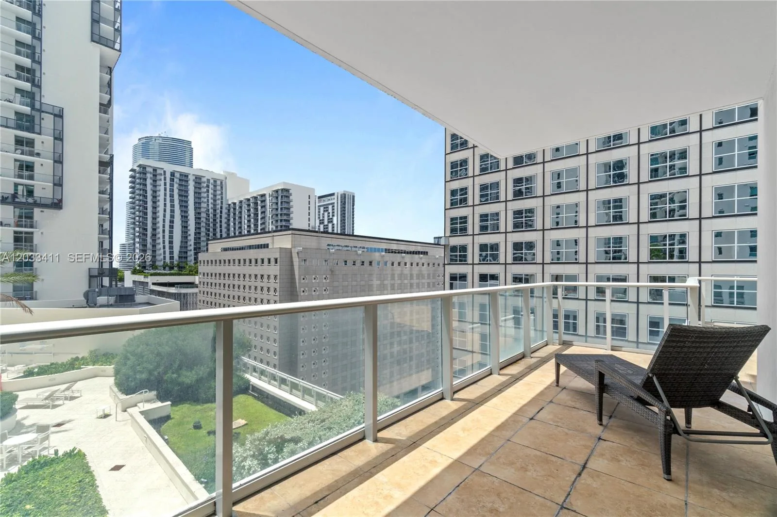 300 S Biscayne Blvd # T-1411, Miami, FL 33131