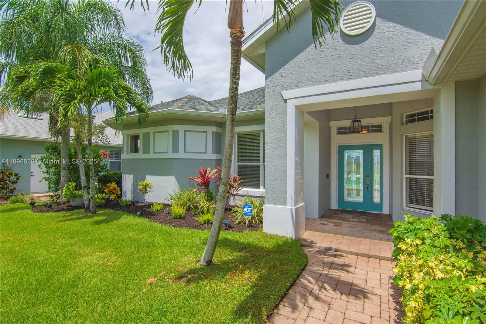 4670 SW Stephanie Ln SW, Vero Beach, FL 32968 photo 2