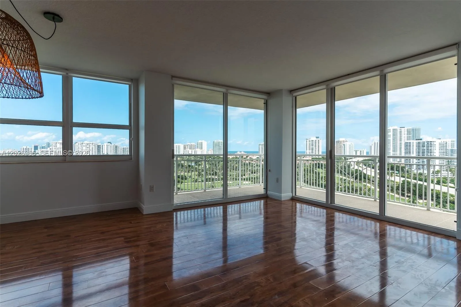 19501 W Country Club Dr # 1603, Aventura, FL 33180 photo 2