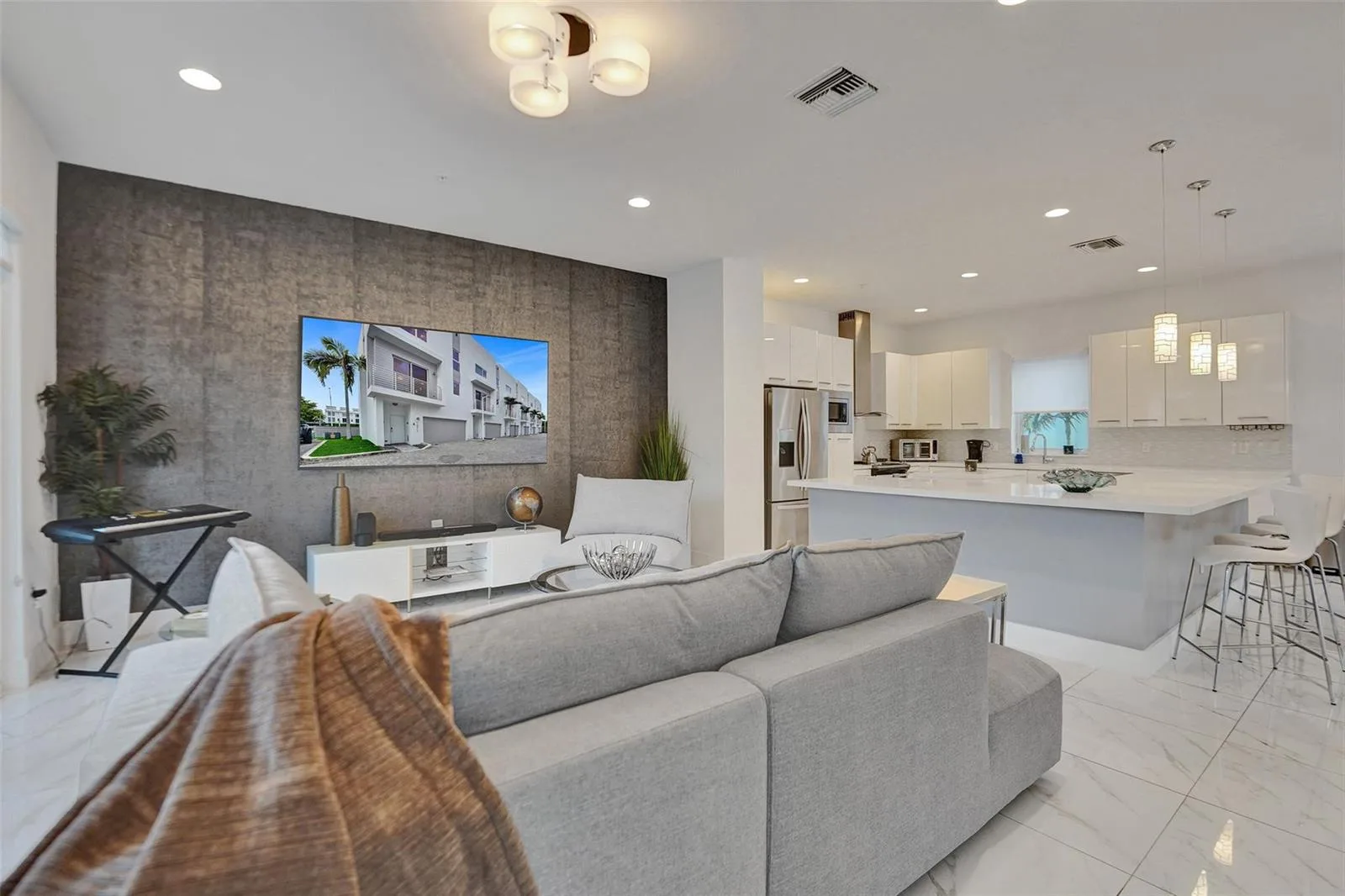 1371 N Ocean Boulevard, Pompano Beach, FL 33062