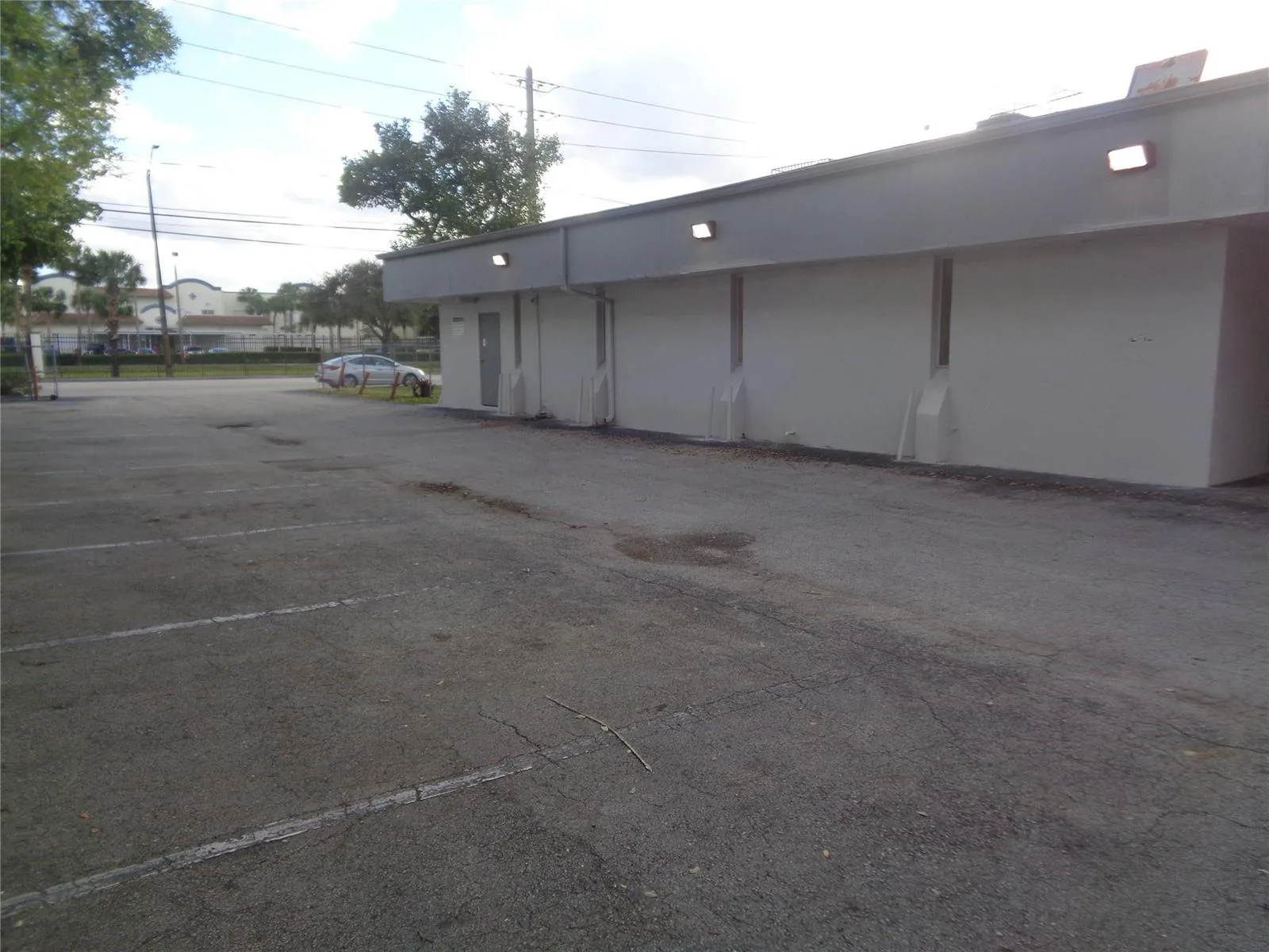 2323 NW 19th Street, Fort Lauderdale, FL 33311 photo 4