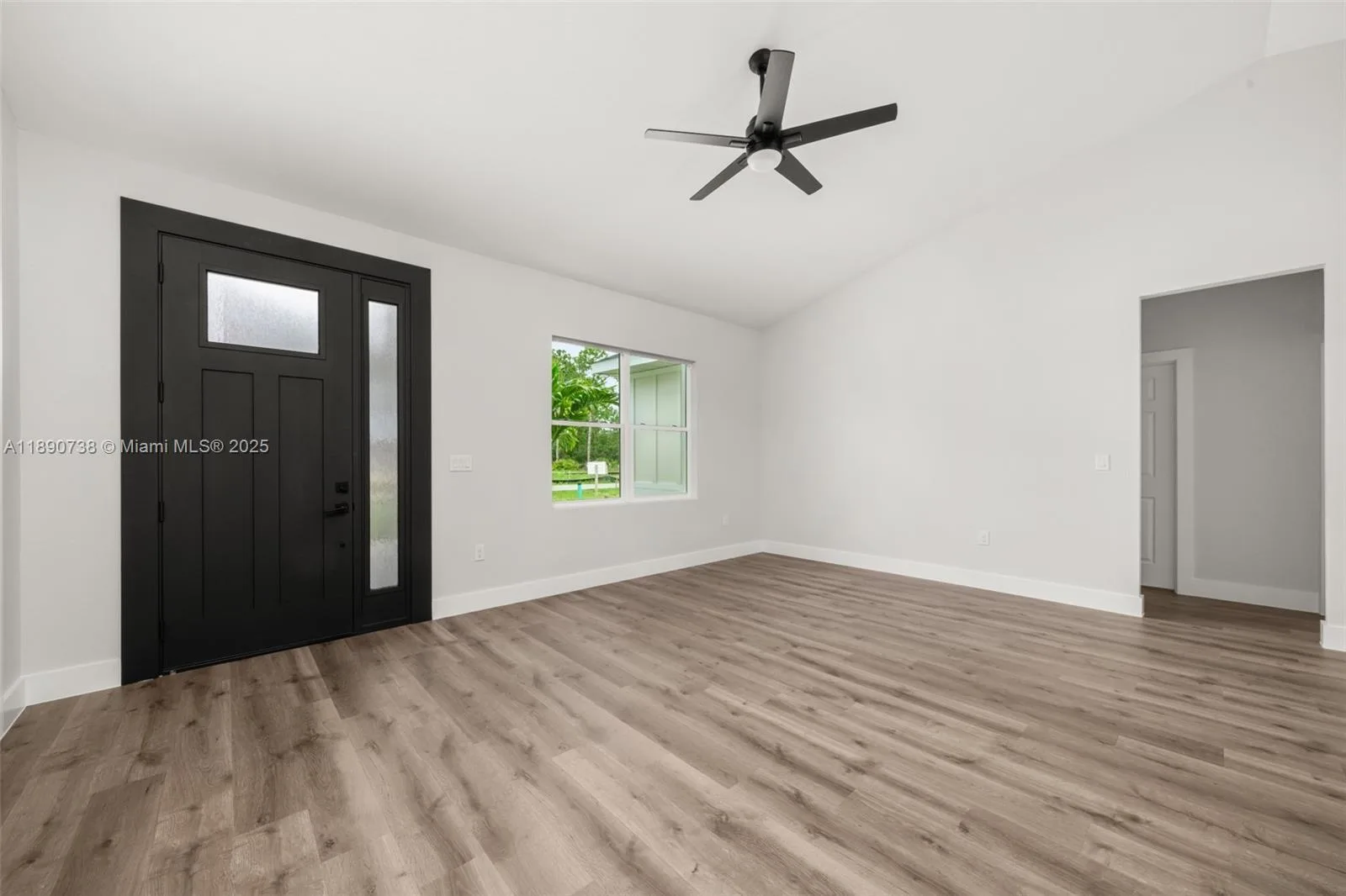 416 Lark Terrace, Sebring, FL 33872 photo 2