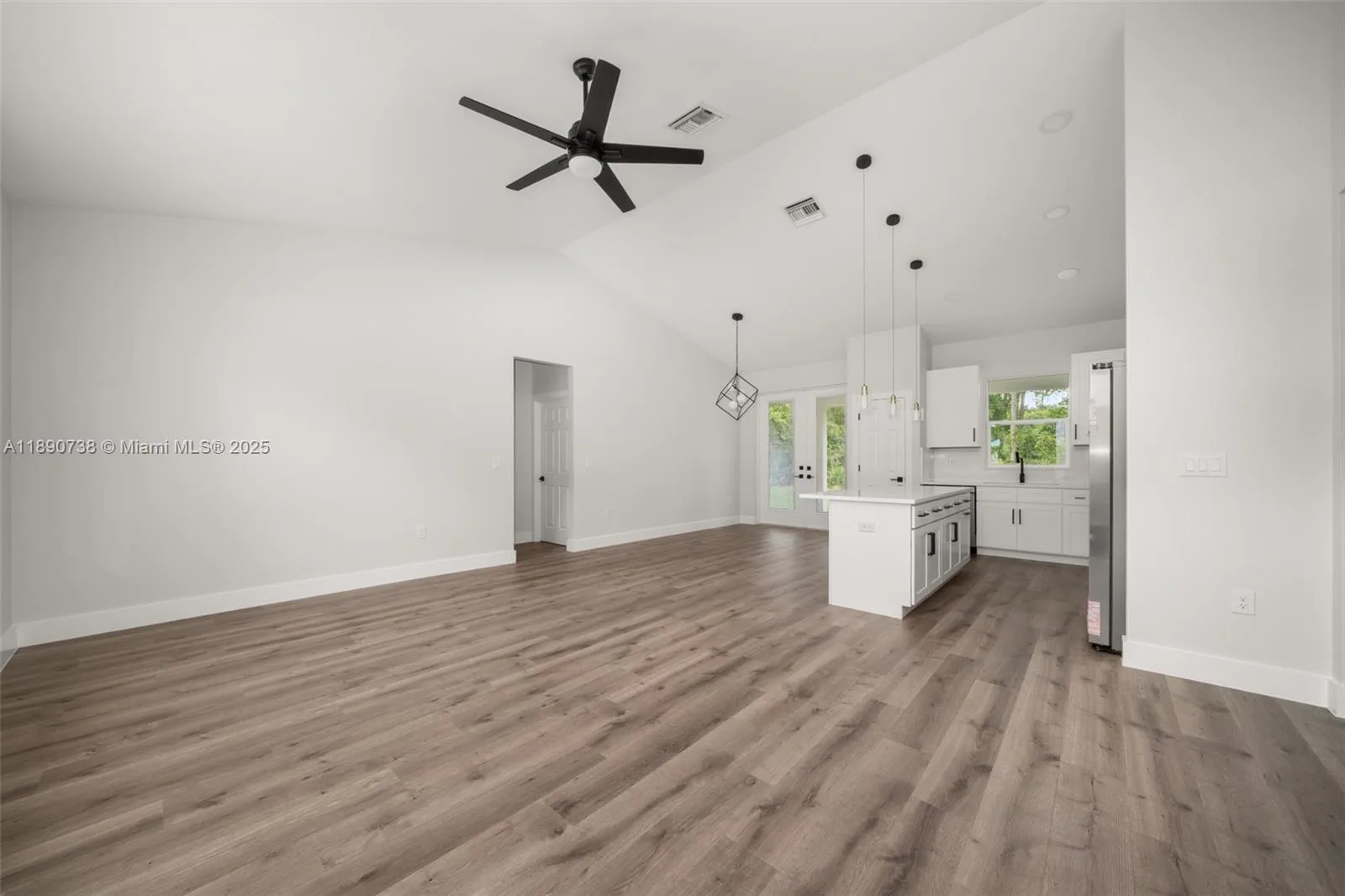 416 Lark Terrace, Sebring, FL 33872 photo 3