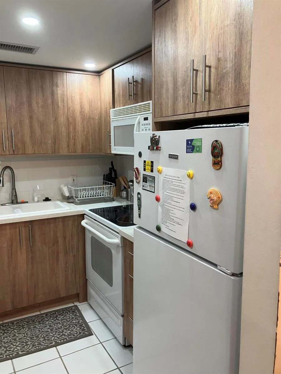 283 Durham H E # 283, Deerfield Beach, FL 33442 photo 11