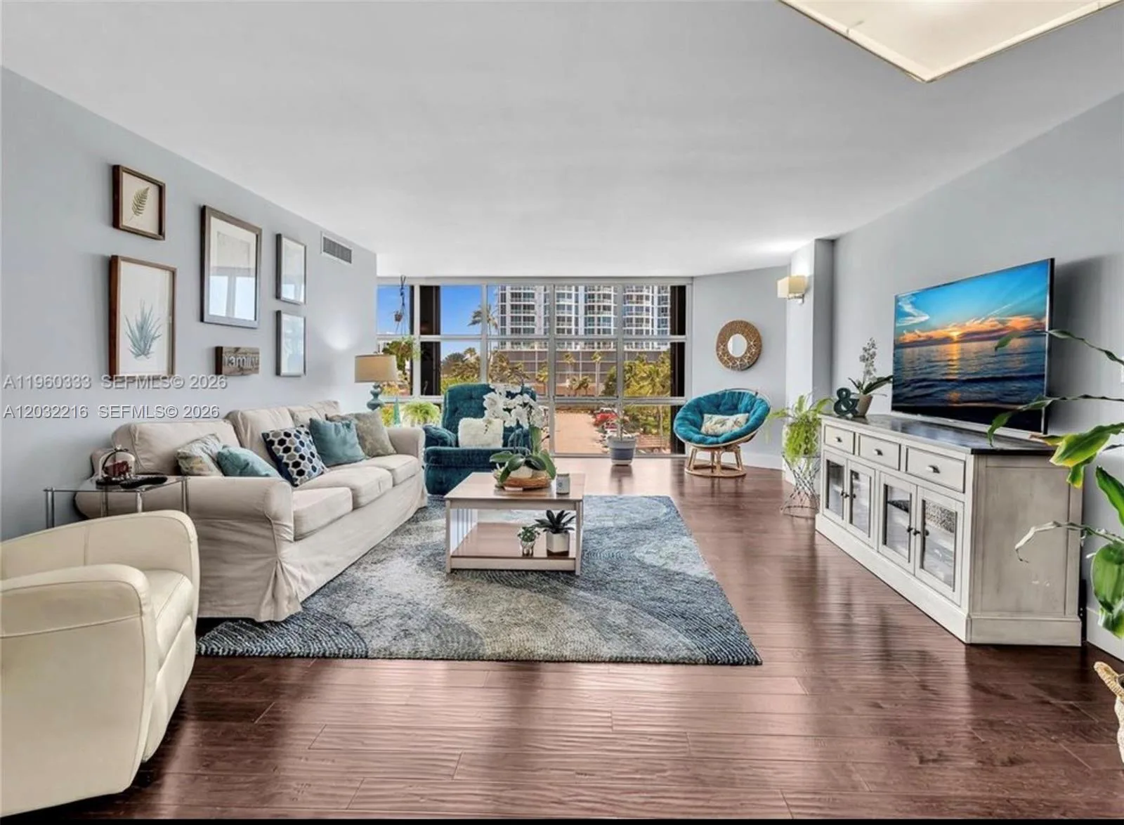 6423 Collins Ave # 409, Miami Beach, FL 33141