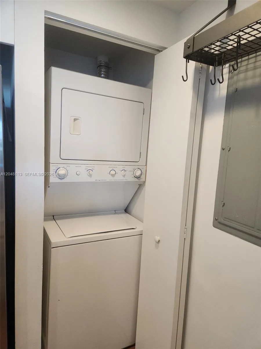 325 S Biscayne Blvd # 1420, Miami, FL 33131 photo 11