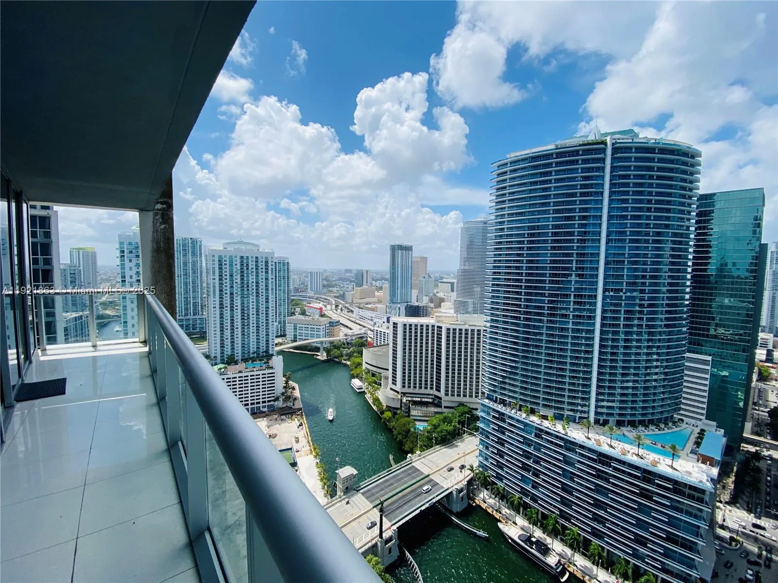475 Brickell Ave # 3715, Miami, FL 33131 photo 2