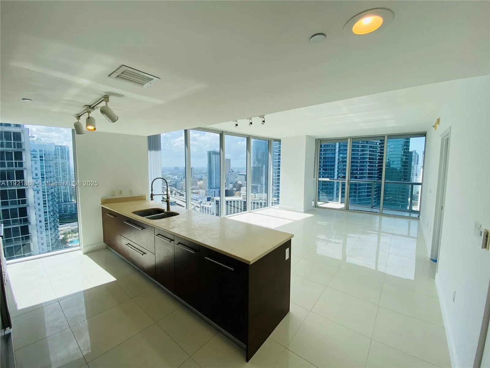 475 Brickell Ave # 3715, Miami, FL 33131 photo 3