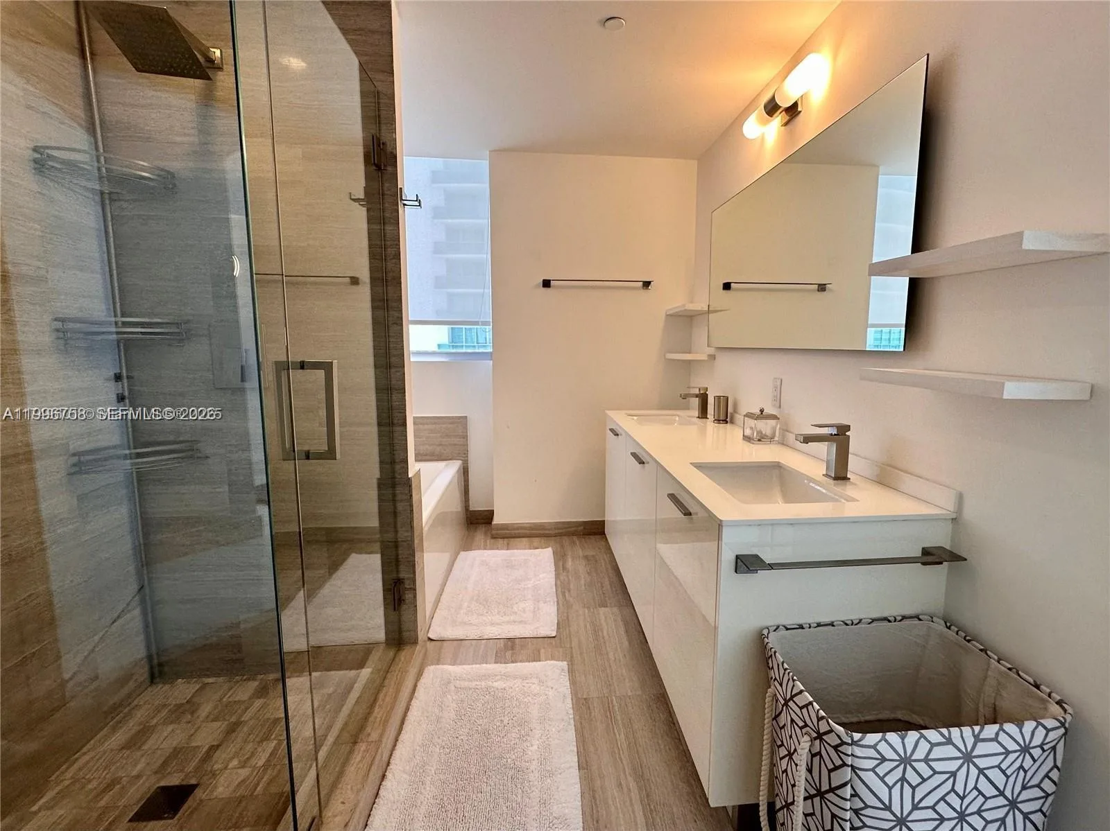 1300 Brickell Bay Dr # 3206, Miami, FL 33131 photo 13