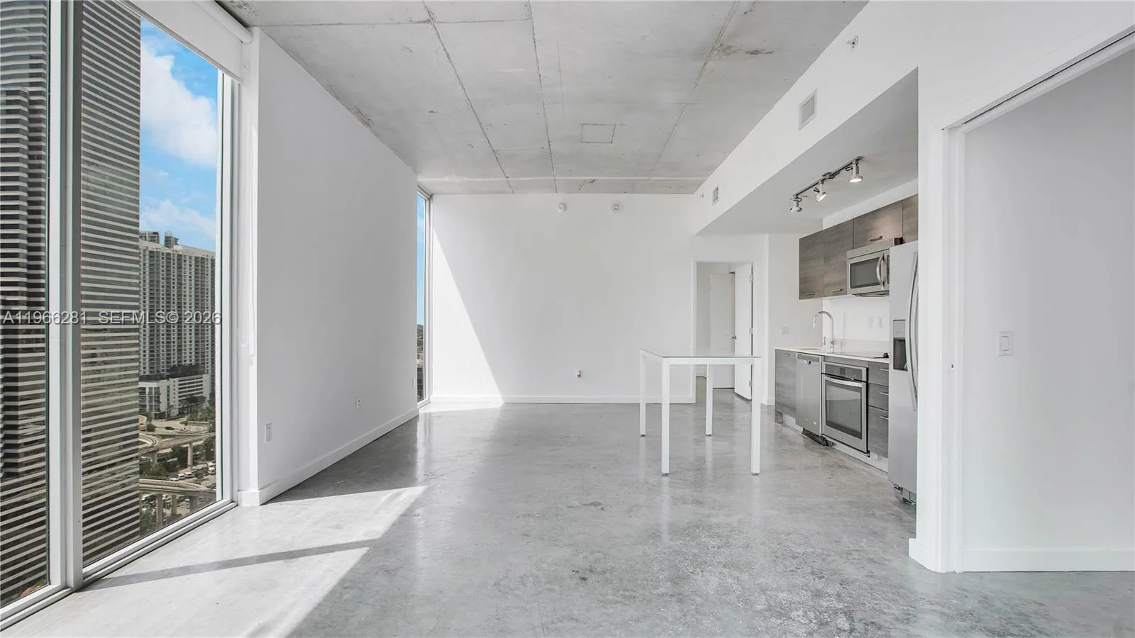 151 SE 1st St # 2101, Miami, FL 33131 photo 10
