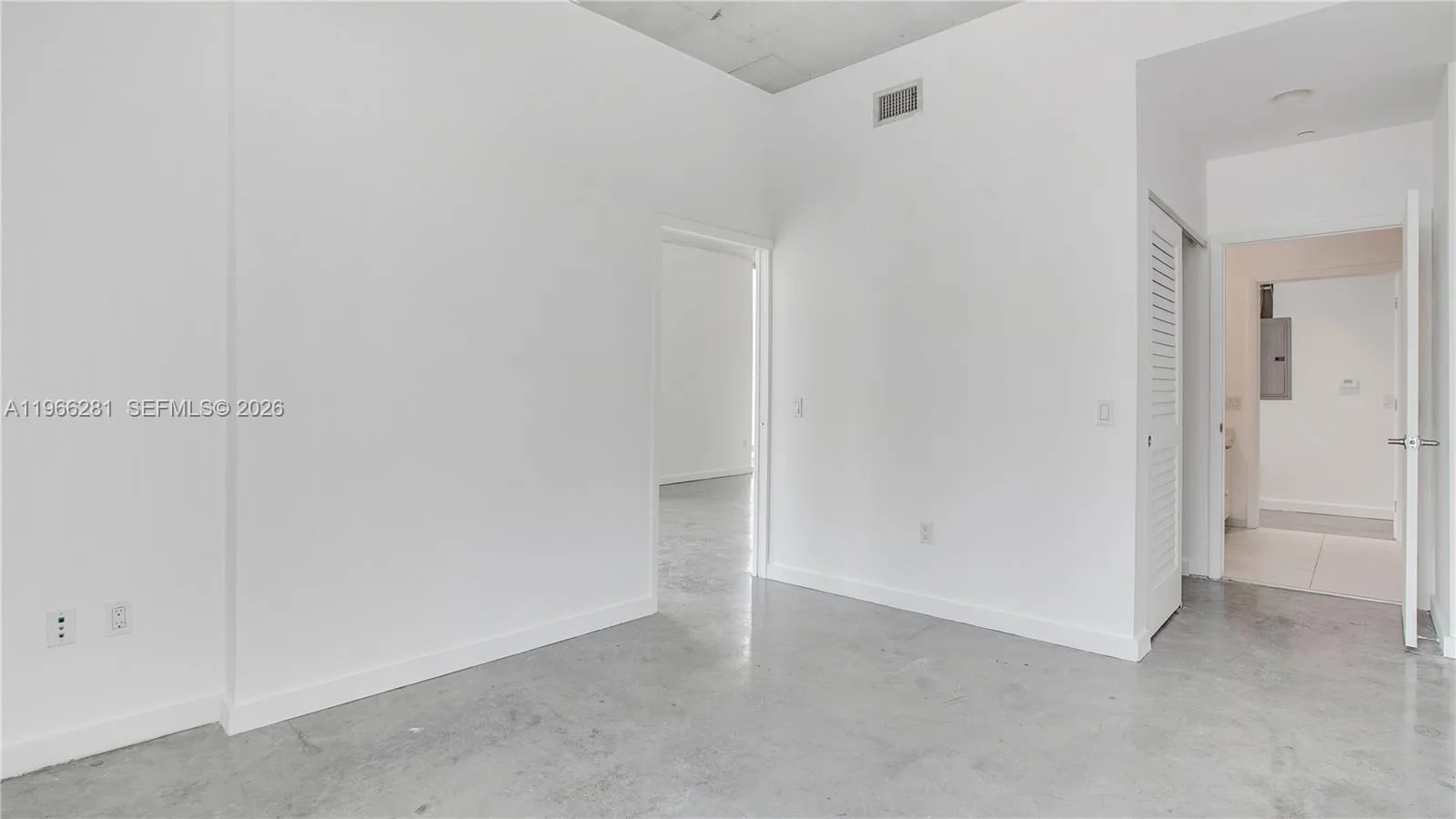 151 SE 1st St # 2101, Miami, FL 33131 photo 13