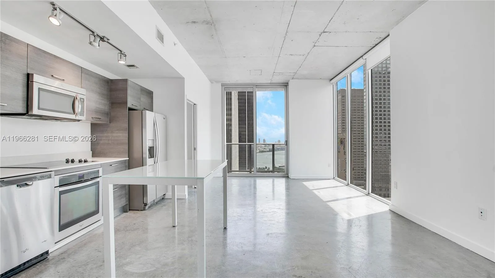 151 SE 1st St # 2101, Miami, FL 33131 photo 9