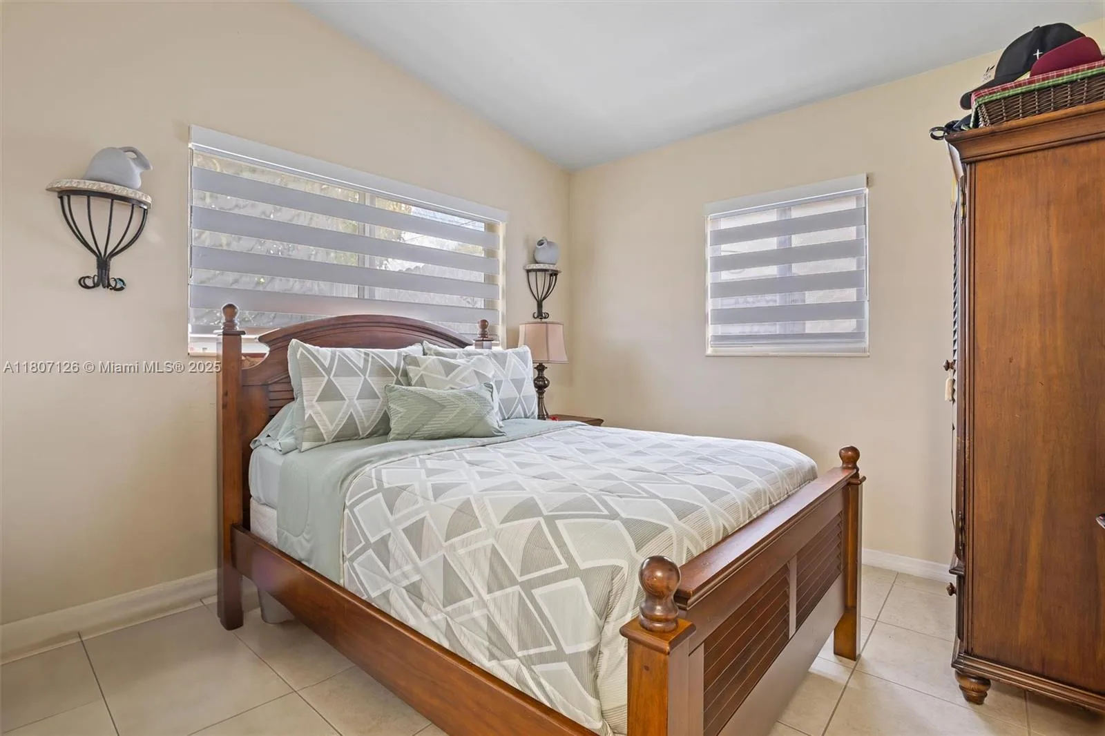 881 NW 177th Ter, Miami Gardens, FL 33169 photo 10