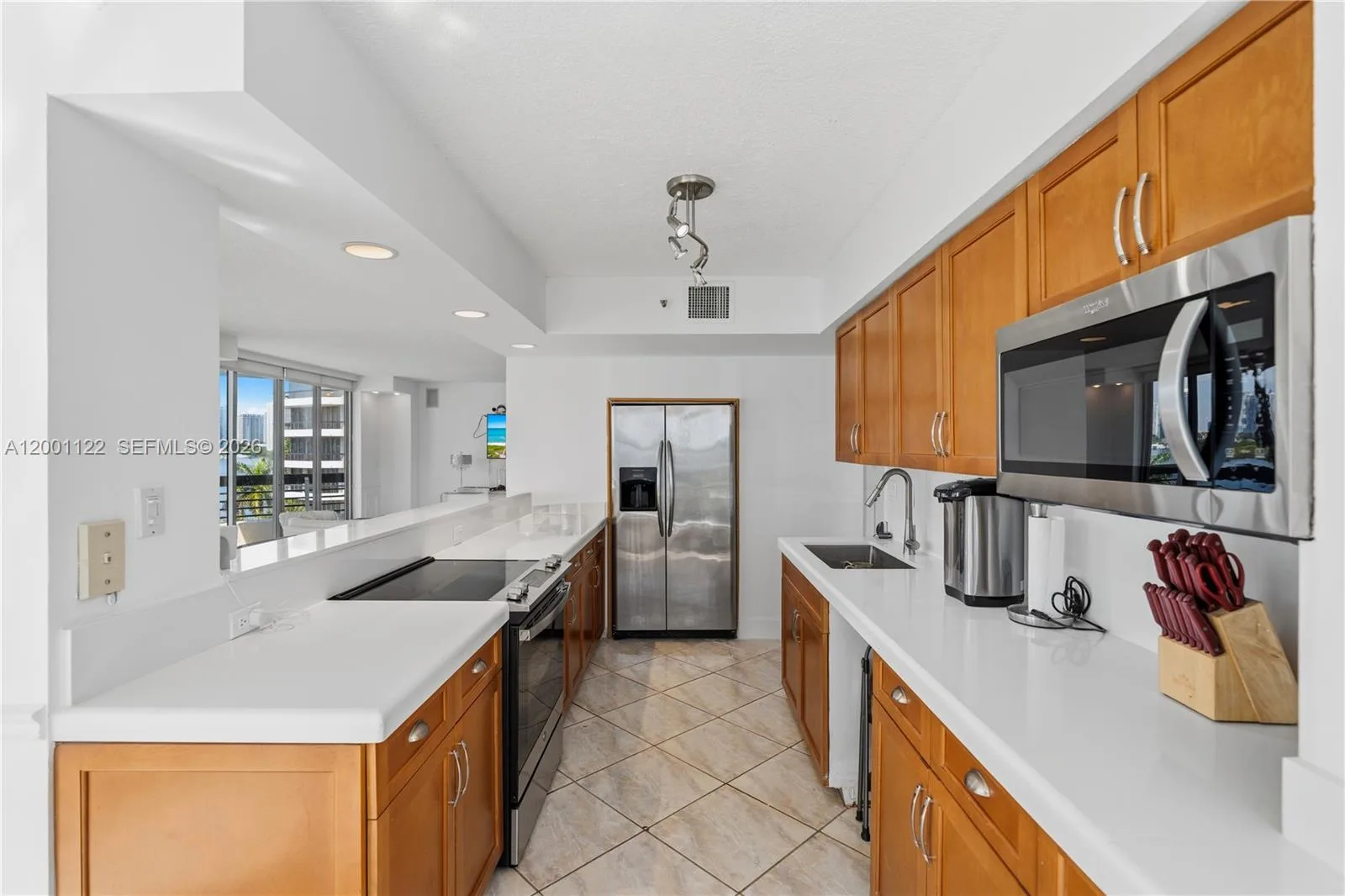 3600 Mystic Pointe Dr # 513, Aventura, FL 33180