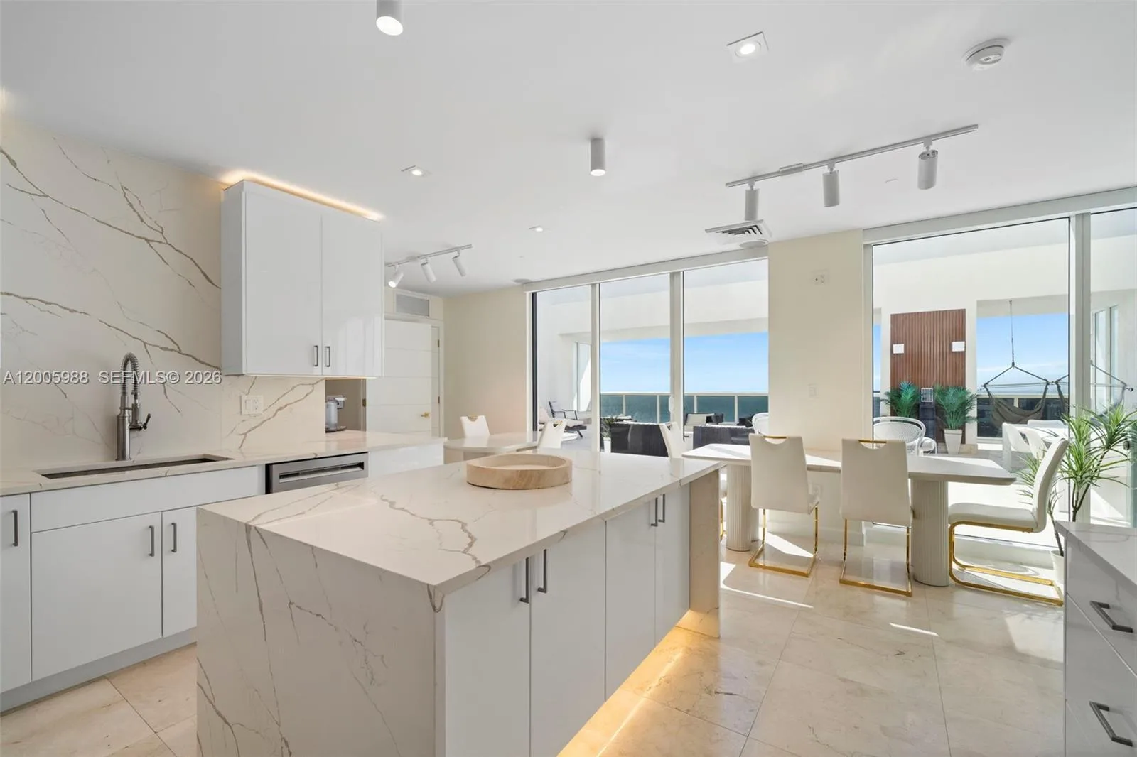 1830 S Ocean Dr # 5103, Hallandale Beach, FL 33009