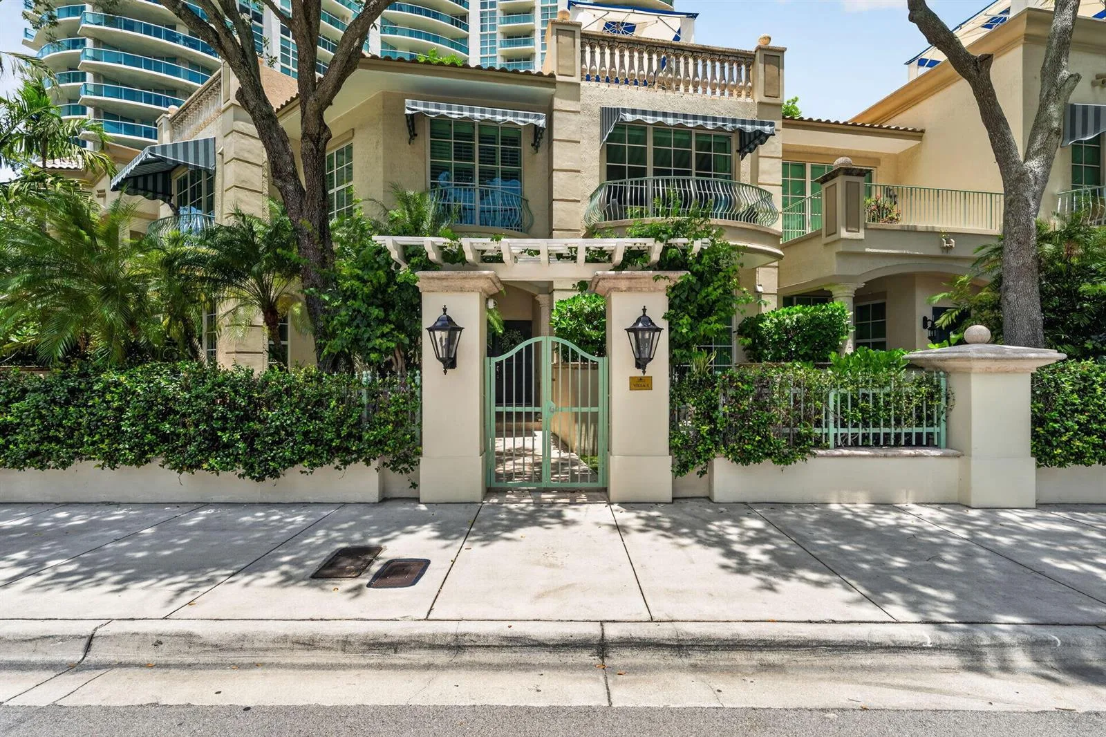 411 N NEW RIVER Drive E # V-2, Fort Lauderdale, FL 33301