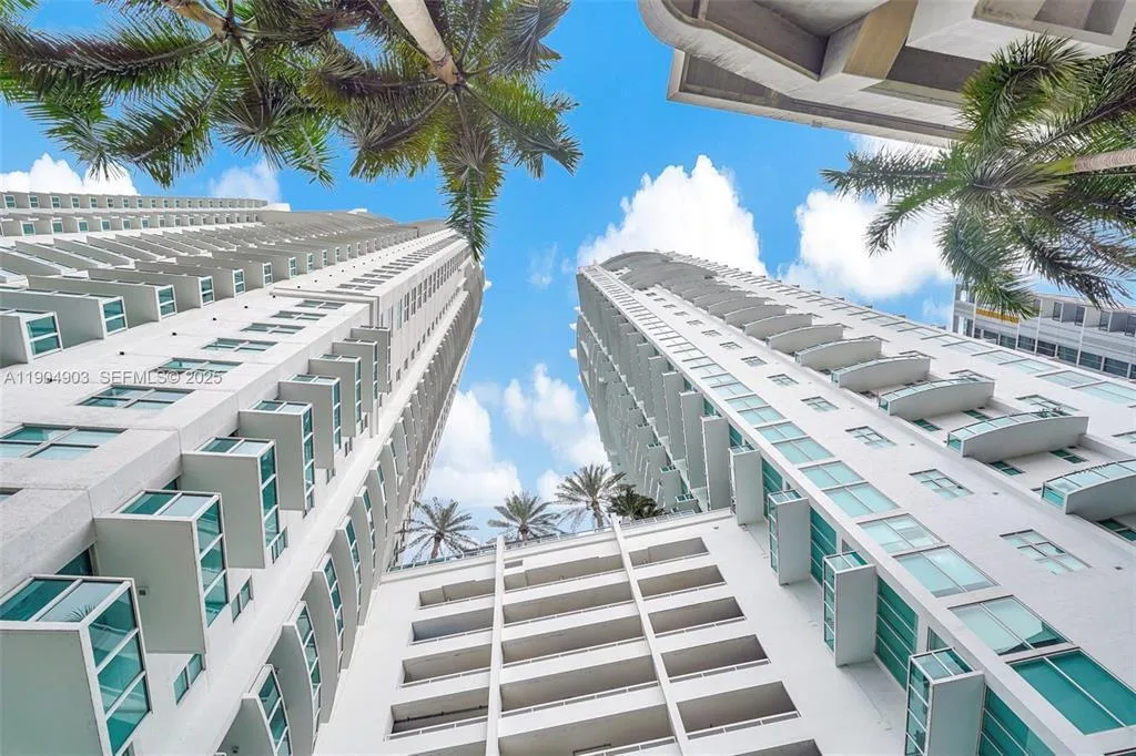 41 SE 5th Street # #417, Miami, FL 33131
