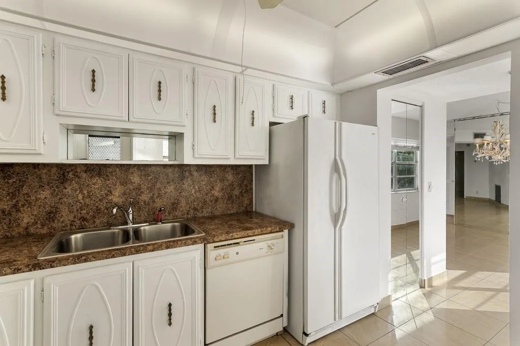 4090 NW 42nd Avenue # 309, Lauderdale Lakes, FL 33319 photo 10