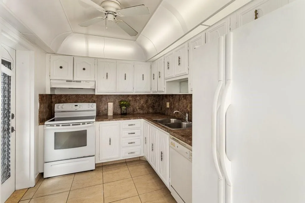 4090 NW 42nd Avenue # 309, Lauderdale Lakes, FL 33319 photo 9