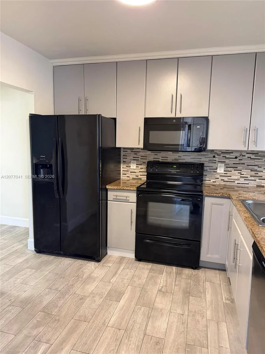 2051 NW 81st Ave # 528, Pembroke Pines, FL 33024 — zdjęcie 2