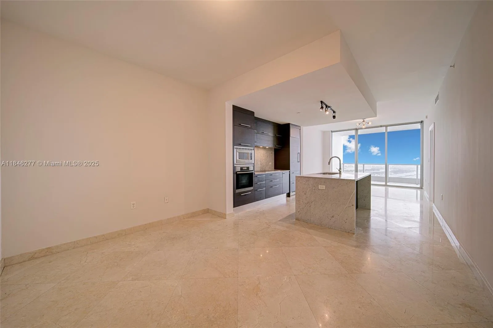 900 Biscayne Blvd # 5203, Miami, FL 33132 photo 6