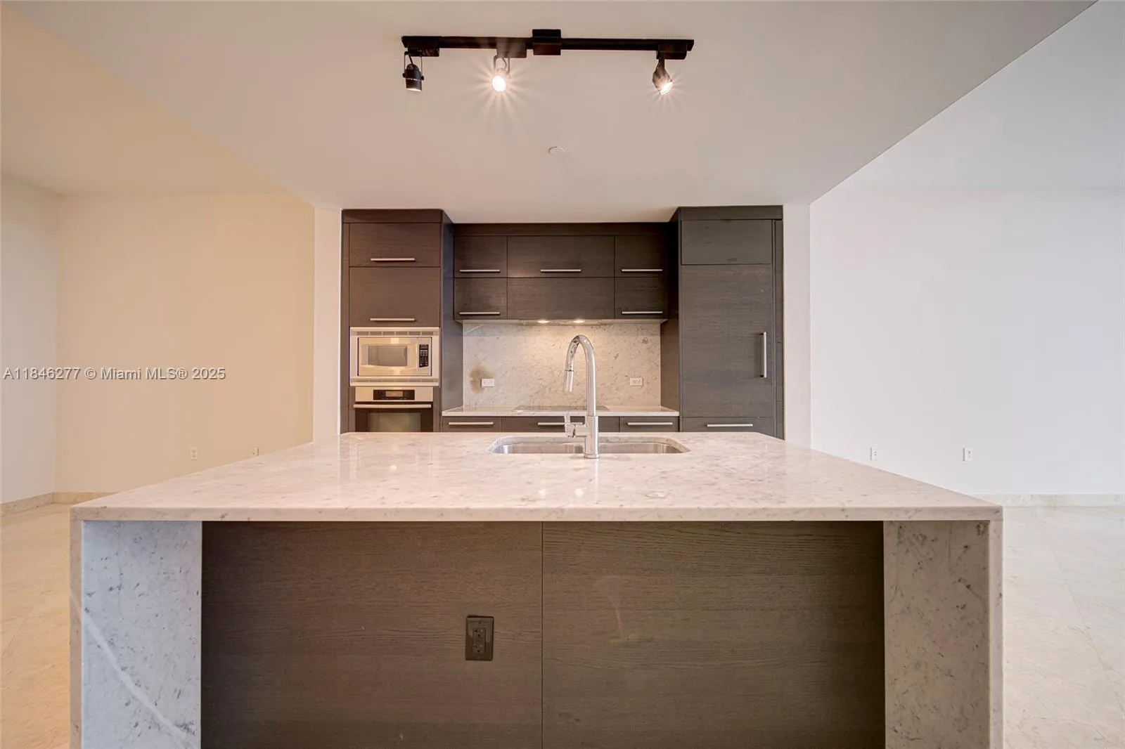 900 Biscayne Blvd # 5203, Miami, FL 33132 photo 9