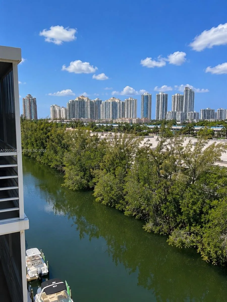 3660 NE 166th St # 805, North Miami Beach, FL 33160 photo 3