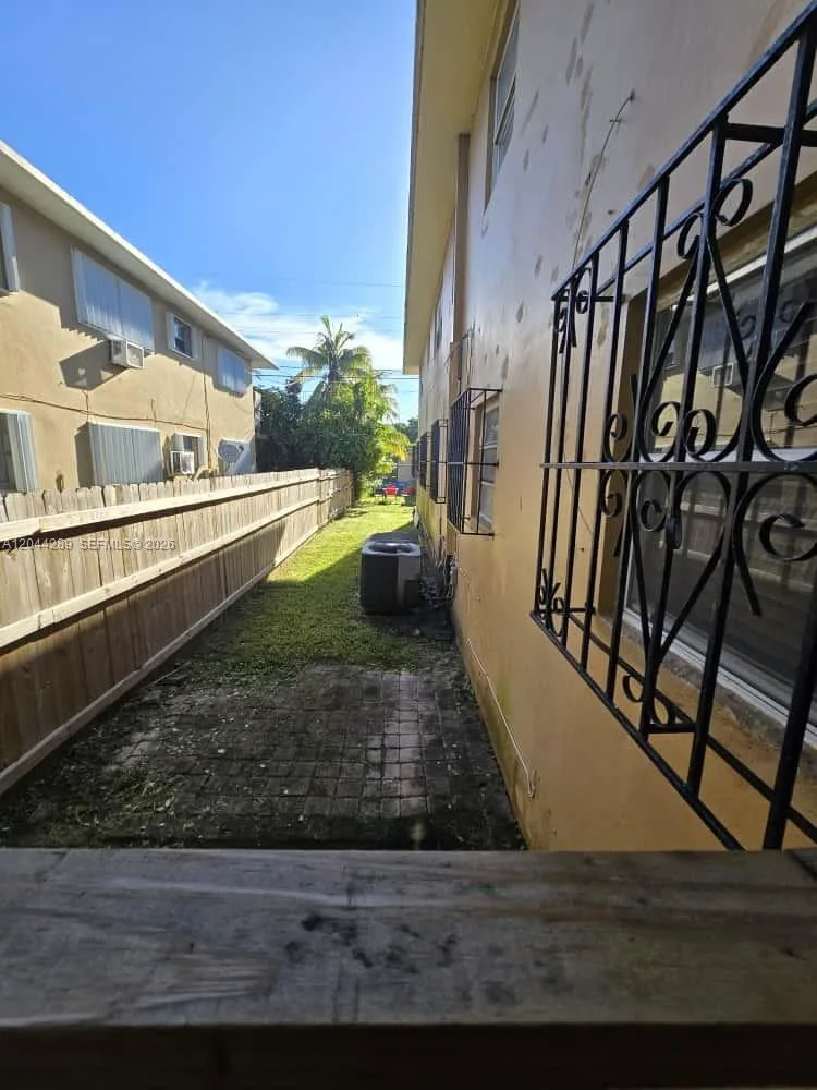 2835 NW 22nd Ave, Miami, FL 33142 photo 13