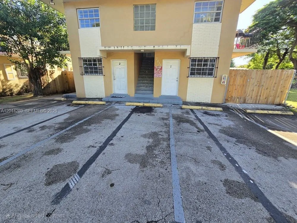 2835 NW 22nd Ave, Miami, FL 33142 photo 3