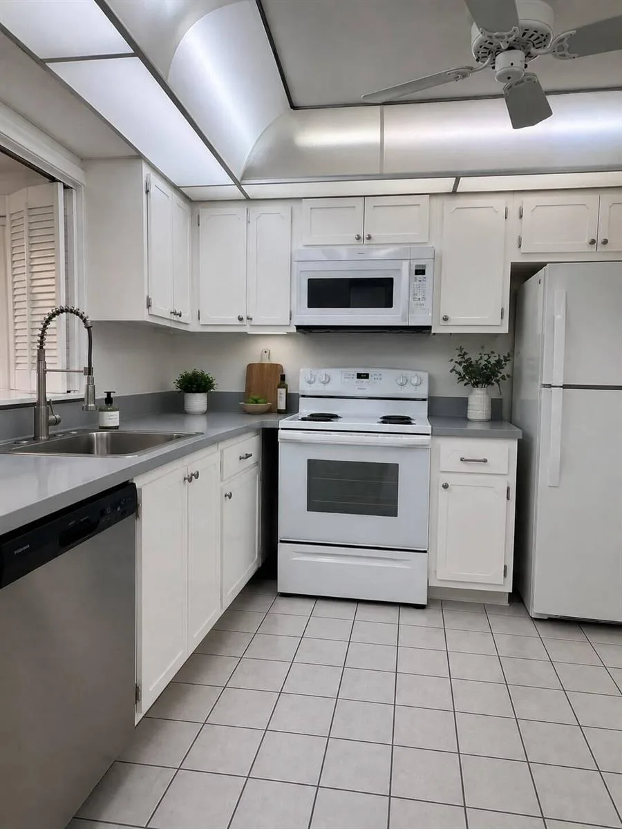 3849 NE 169TH # 204, North Miami Beach, FL 33160 photo 4