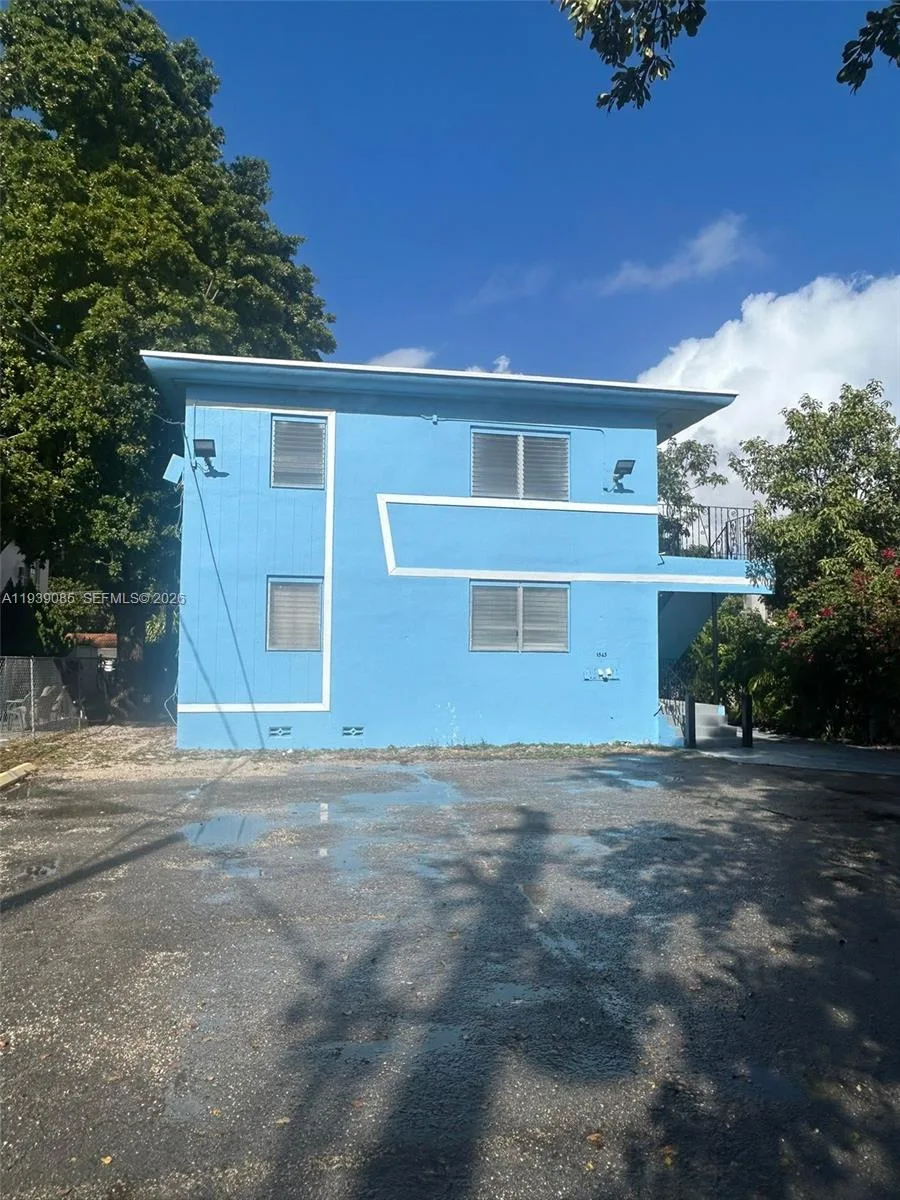 1565 SW 6th St, Miami, FL 33135