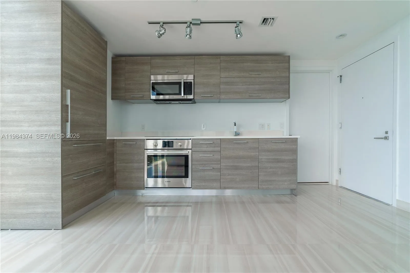 650 NE 32nd St # 2808, Miami, FL 33137 photo 6