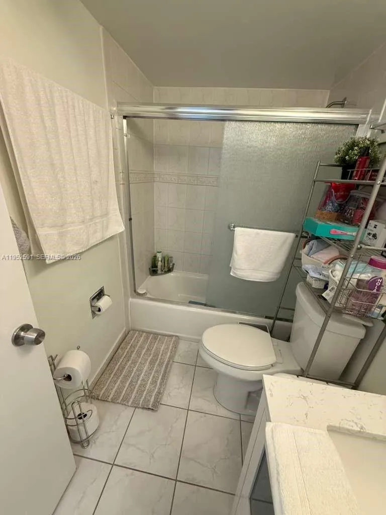 5501 NW 7th St # E207, Miami, FL 33126 photo 12