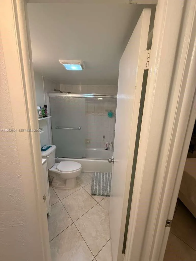 5501 NW 7th St # E207, Miami, FL 33126 photo 4