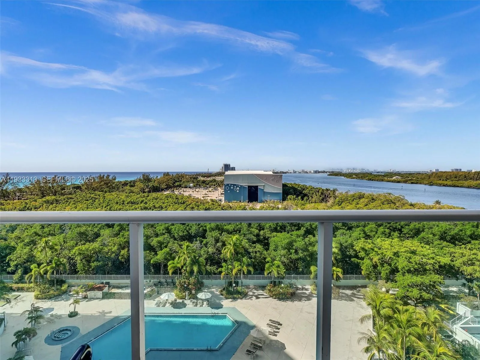 100 Bayview Dr # 1025, Sunny Isles Beach, FL 33160