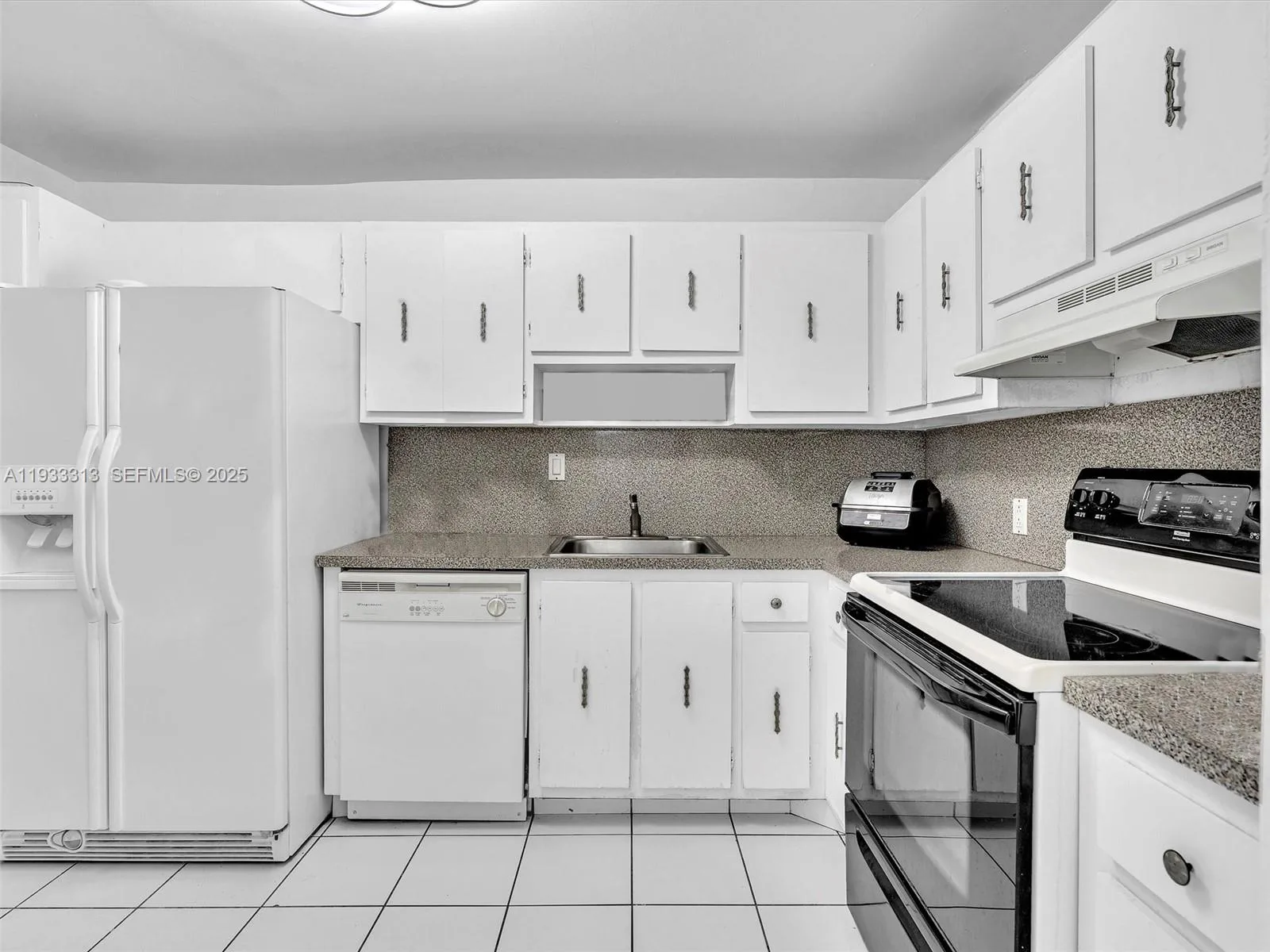 100 Bayview Dr # 1025, Sunny Isles Beach, FL 33160 photo 8