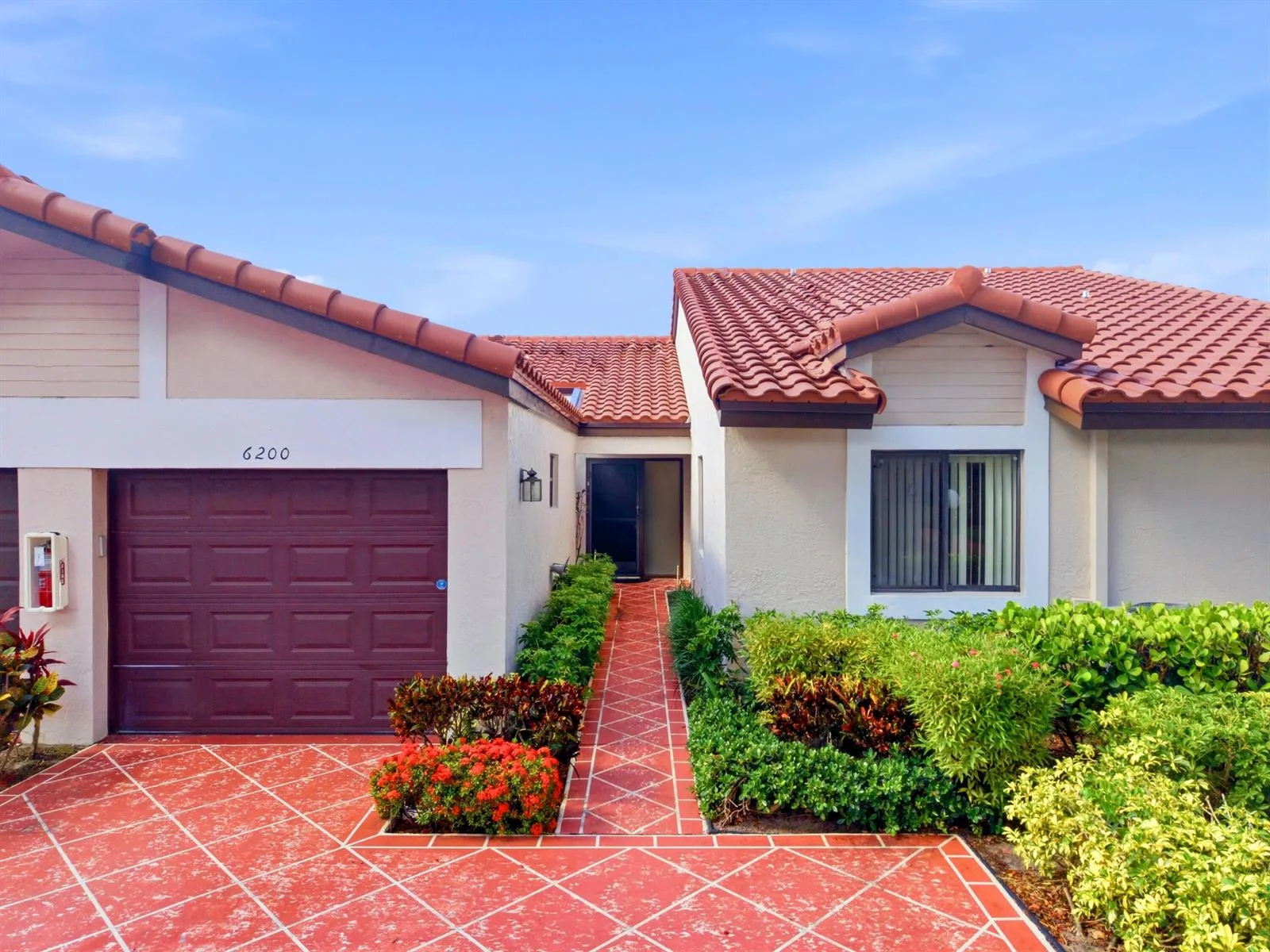6200 Kings Gate Circle, Delray Beach, FL 33484