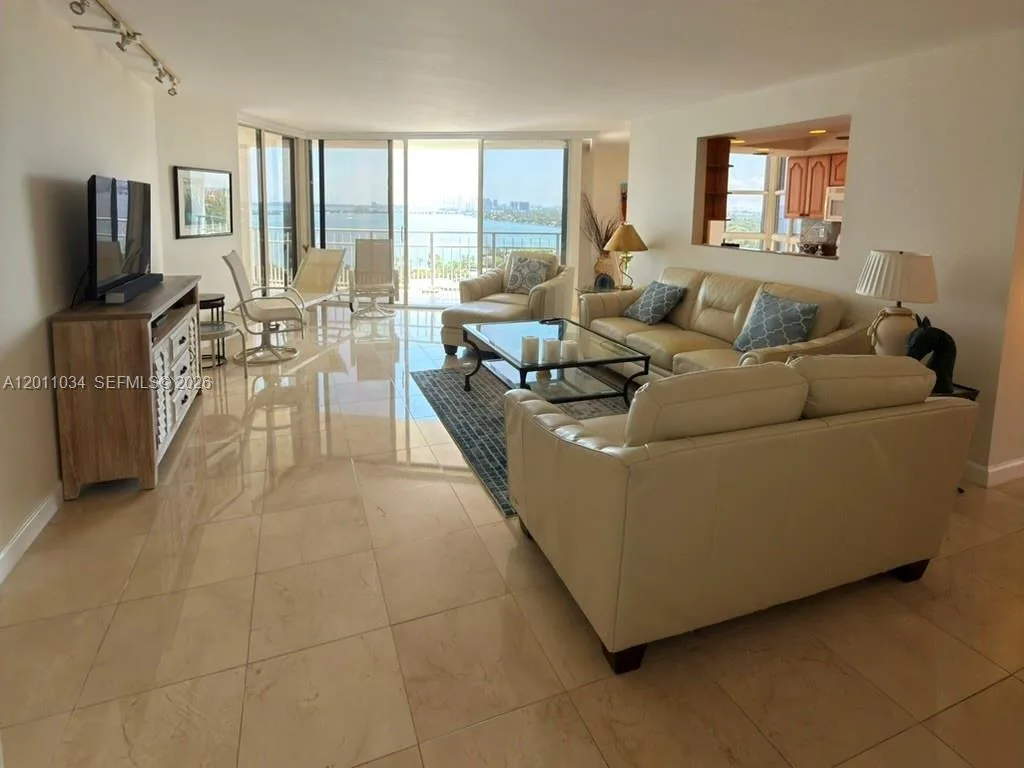 4000 Towerside Ter # 1912, Miami, FL 33138
