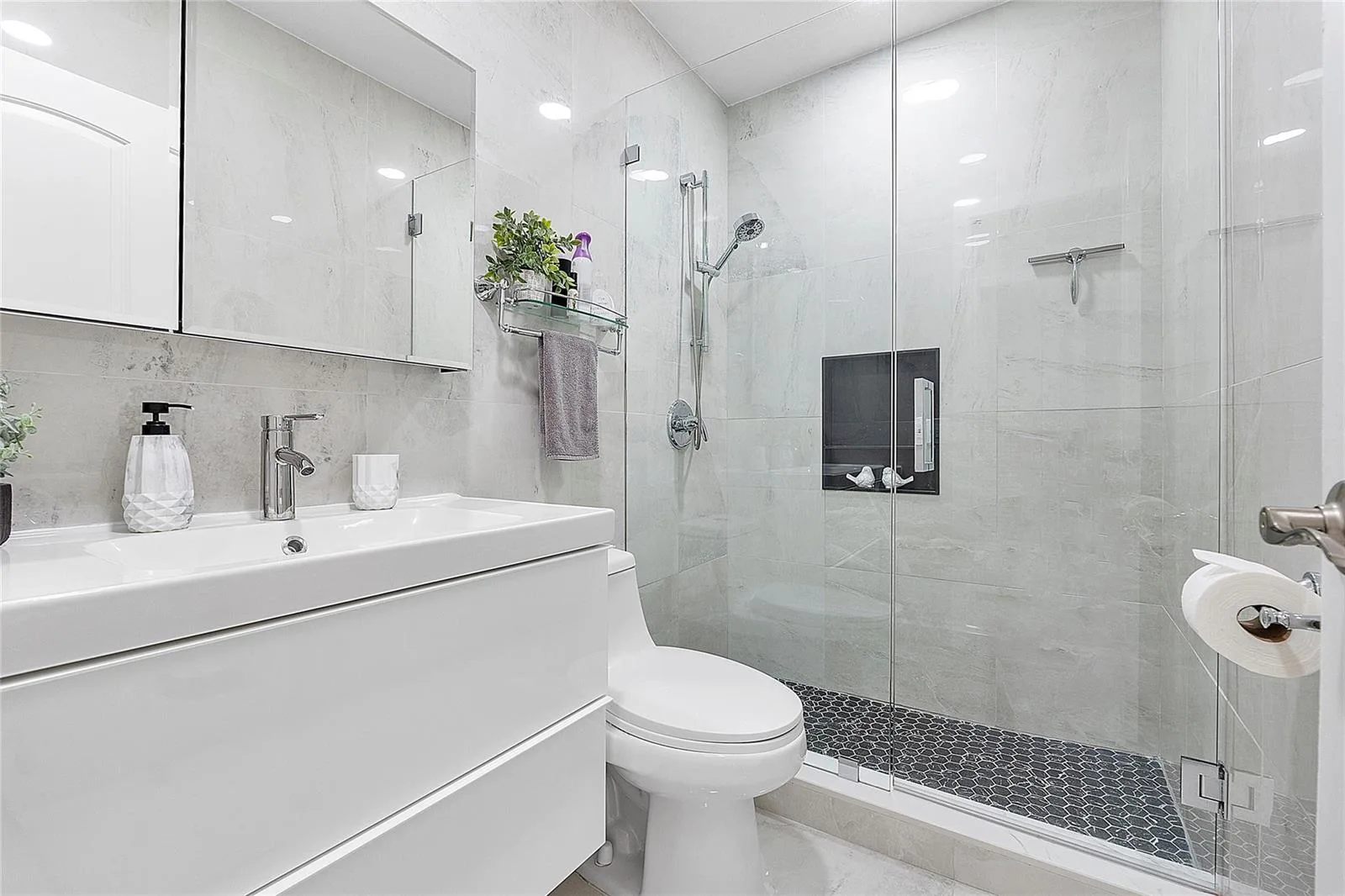 500 Layne Boulevard # 6, Hallandale Beach, FL 33009 photo 9