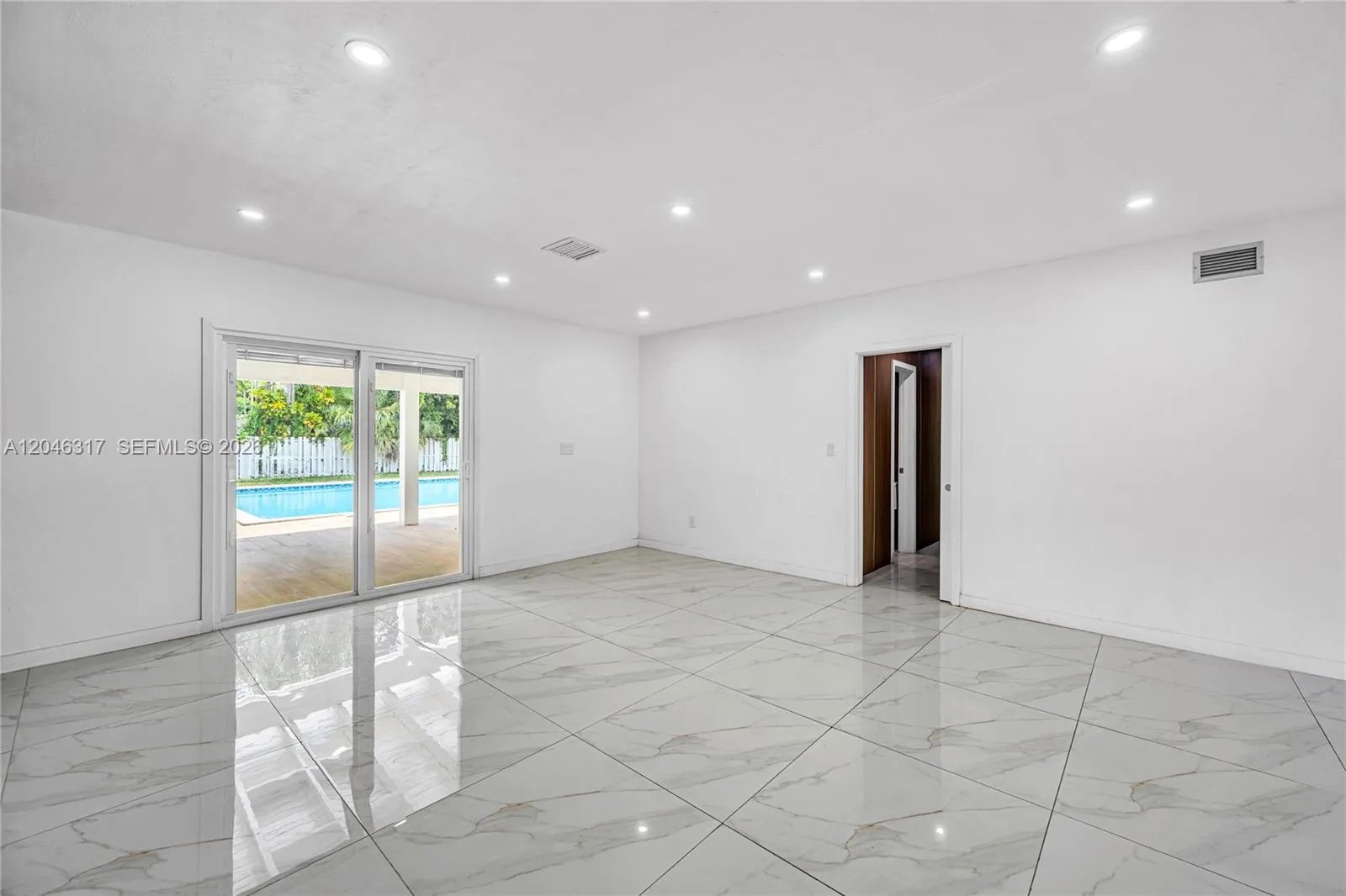 12525 SW 68th Ct, Pinecrest, FL 33156 photo 4