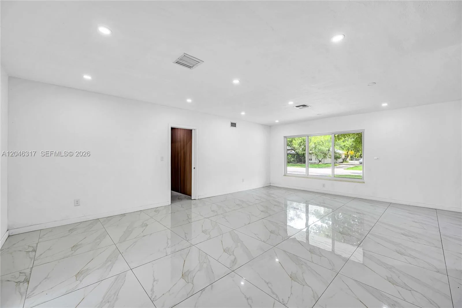 12525 SW 68th Ct, Pinecrest, FL 33156 photo 6