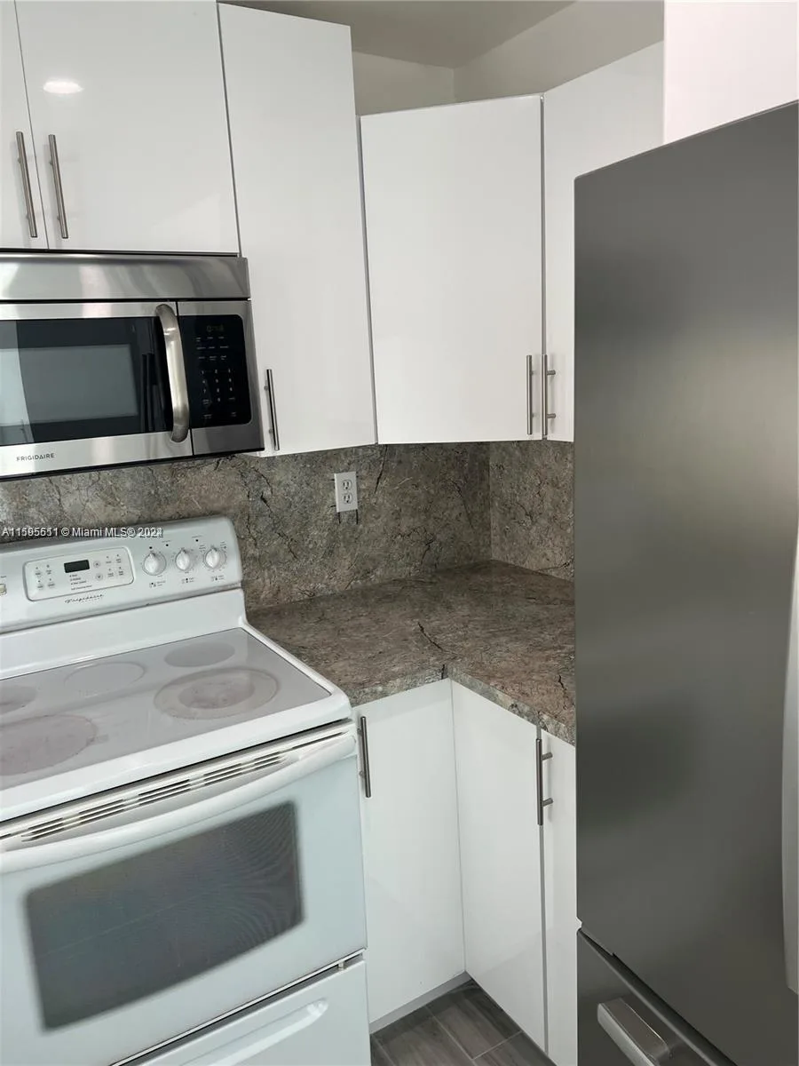 2050 SW 122nd Ave # 22, Miami, FL 33175 photo 11