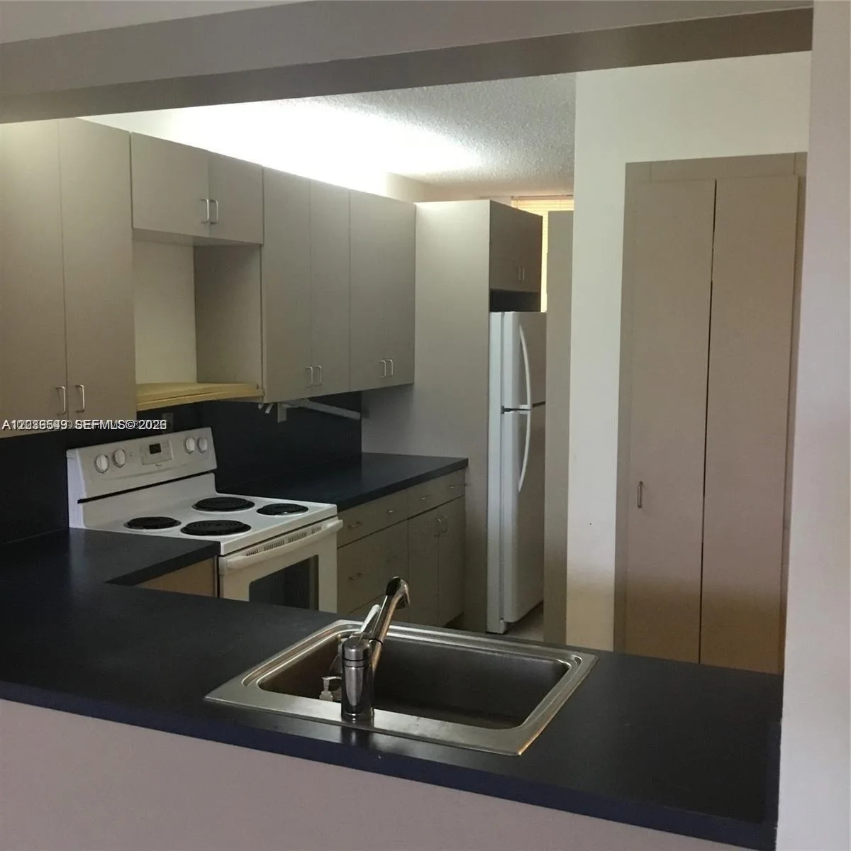 6800 Cypress Rd # 411, Plantation, FL 33317 photo 3