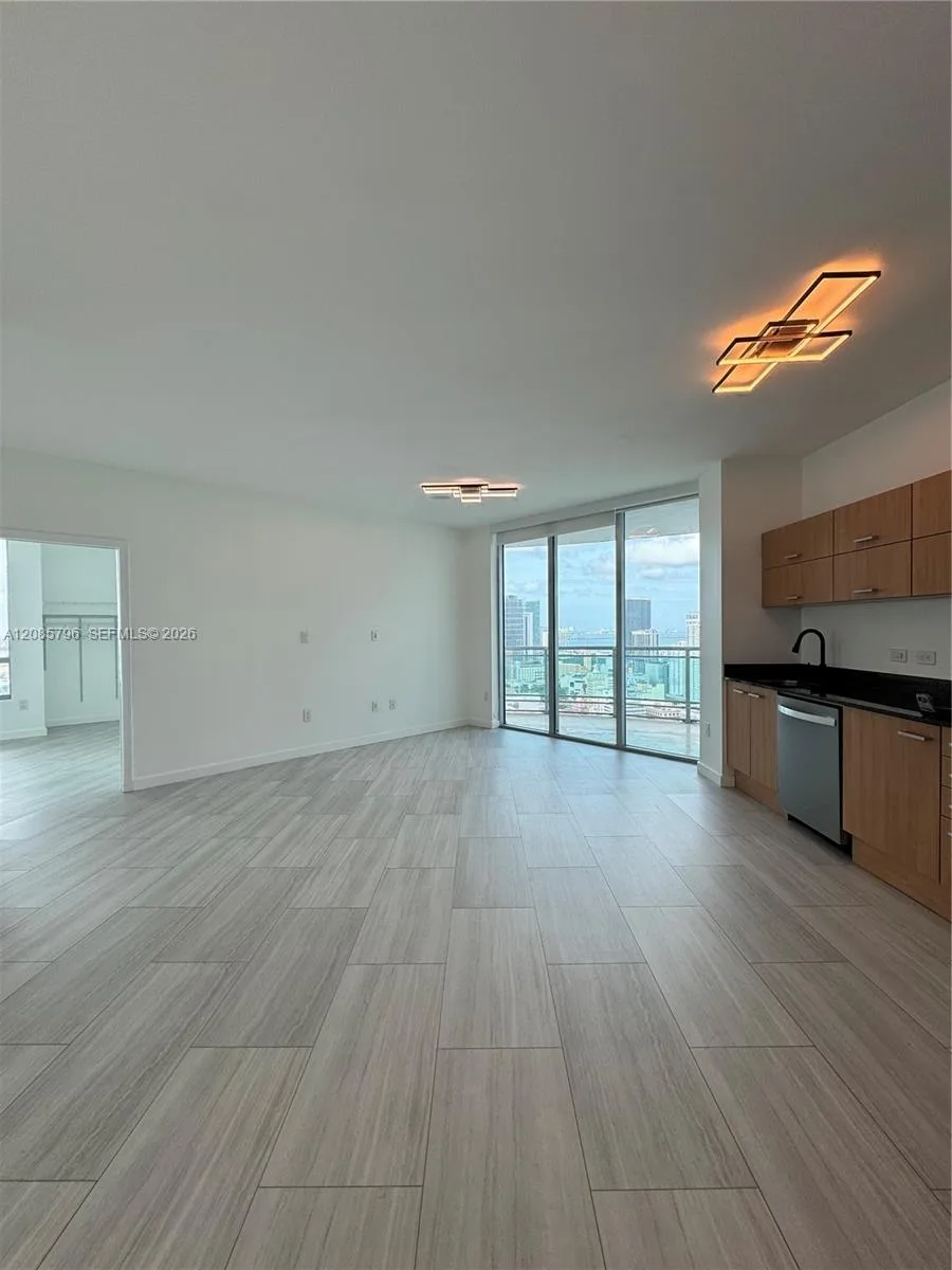 350 S Miami Ave # 3913, Miami, FL 33130